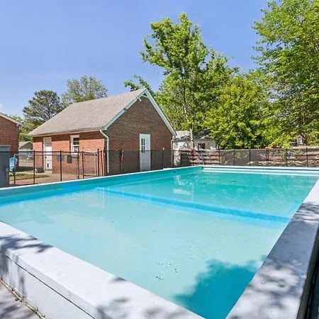 Villa Coastal Retreat At Coliseum - Pool - Bonus Rm And Gazebo
